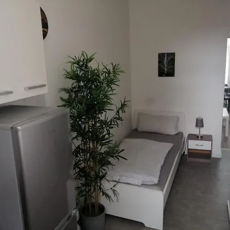 Apartment In 1b *